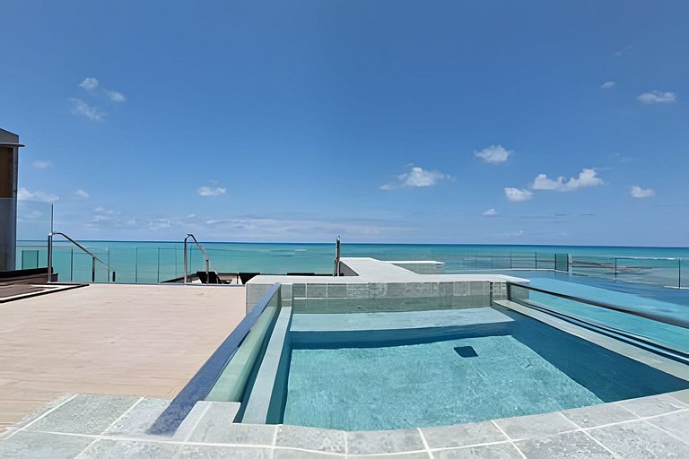 New Time Pajuçara | Beira Mar + Piscina infinita