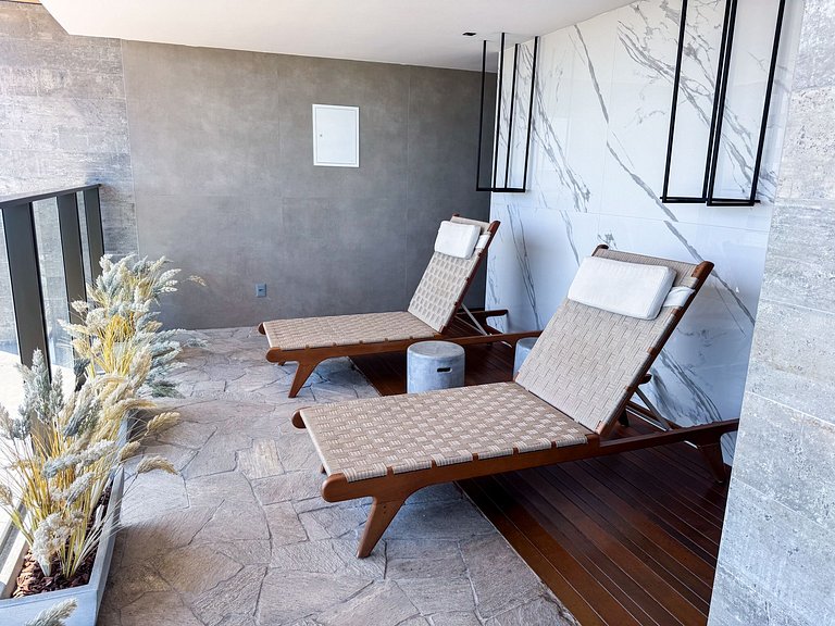 New Time Pajuçara | Beira Mar + Piscina infinita